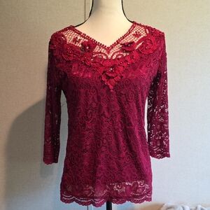 Women’s Lace Floral V-Neck Top - Deep Wine